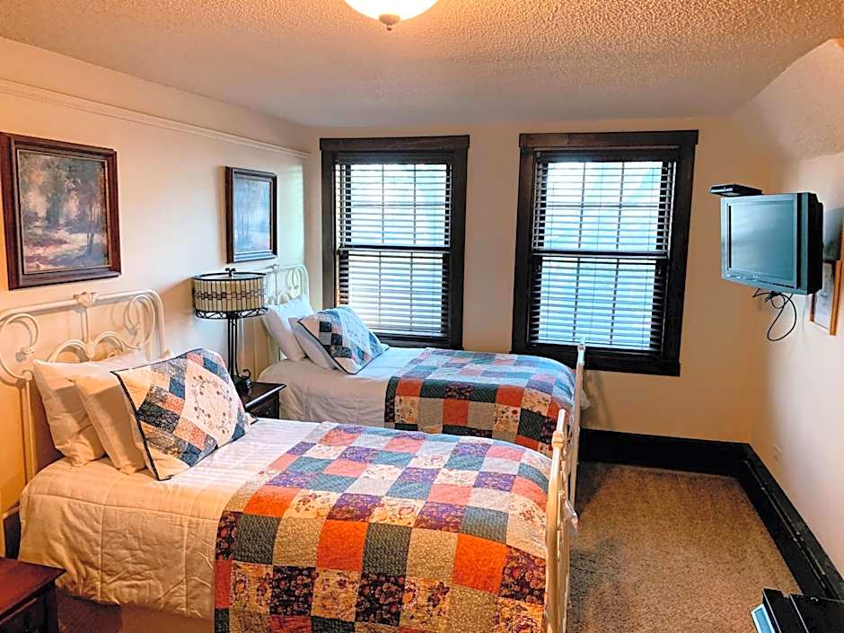 Iowa House Historic Inn