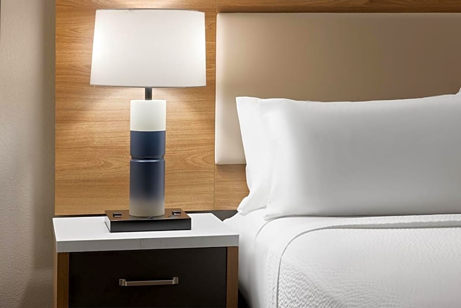 Candlewood Suites Richmond - South by IHG