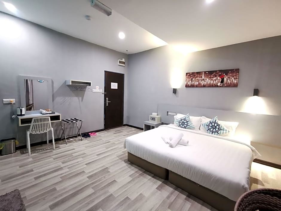 ang lee holiday stay