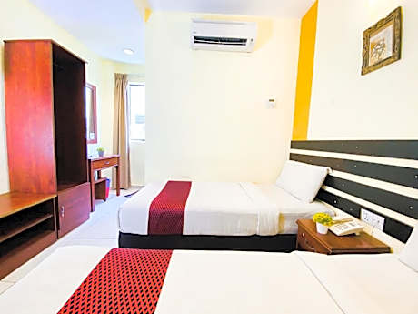 Triple Room with City View