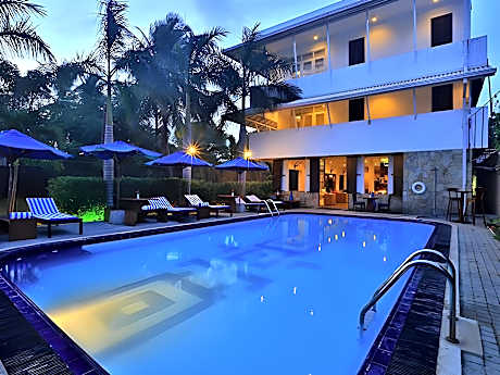 St.Lachlan Hotel & Suites