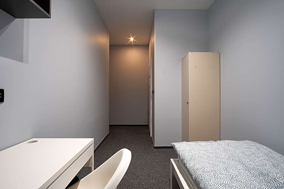 Prywatny pokój z prywatną łazienką - Senatorska 36