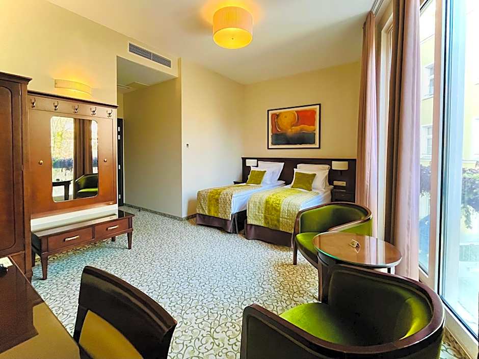 Foto 1 di 7 di 1 Double Bed or 2 Beds