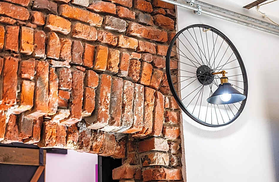 Palazzo ReSilente- Ostello