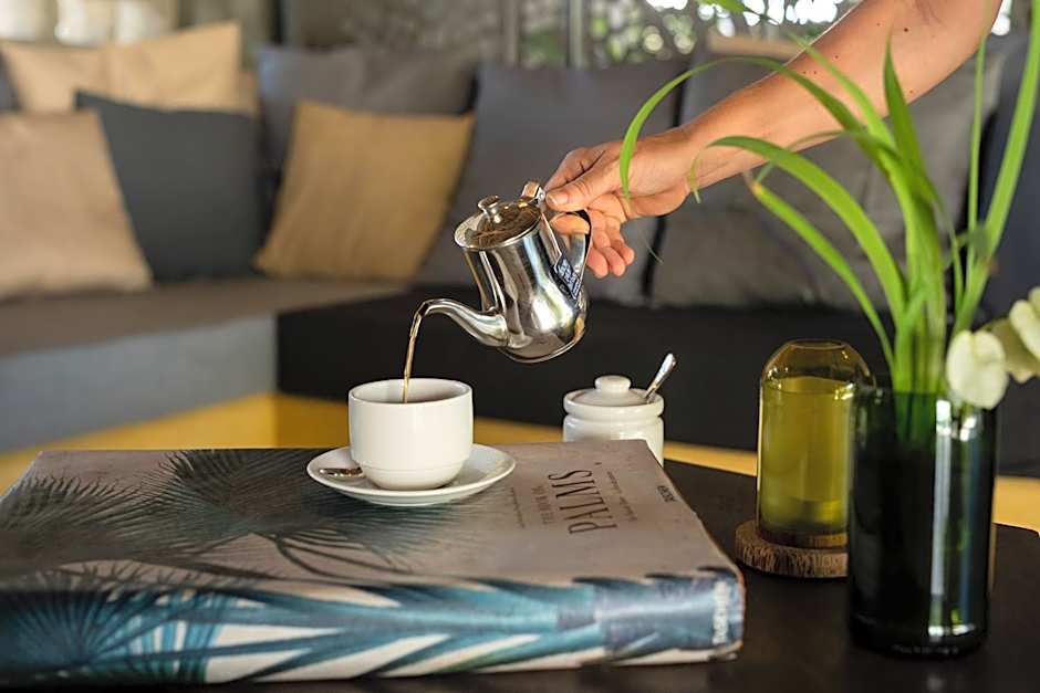 Casa Beach Hotel "Casa Del Mar"