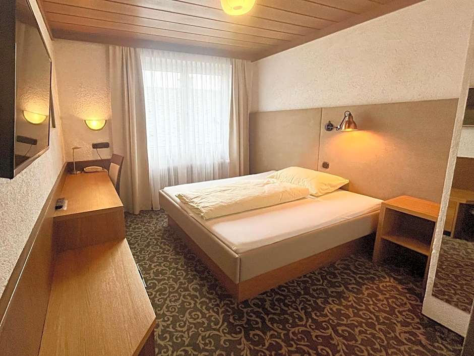 Photo 1 of 8 of Single Room