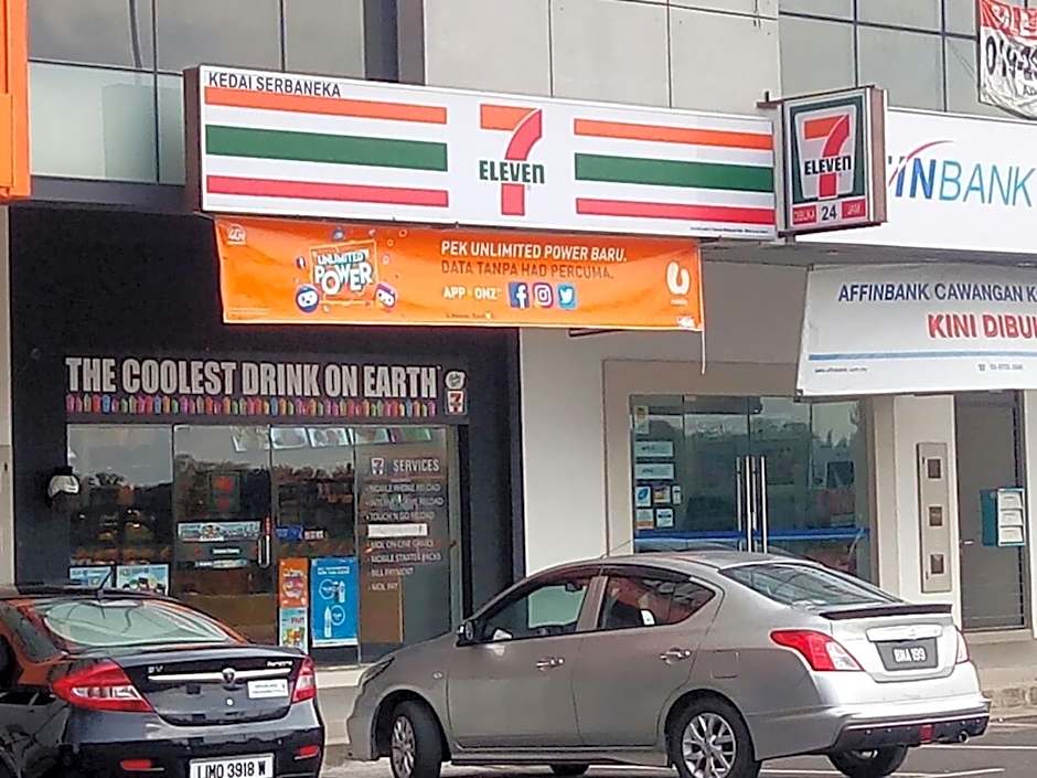 Hotel Zamburger Kota Warisan