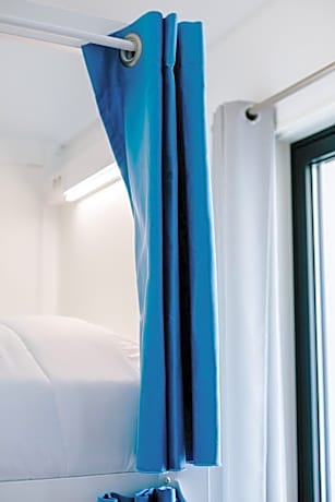 Bunk Bed in Mixed Dormitory Room