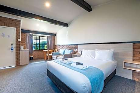 Superior Queen Suite