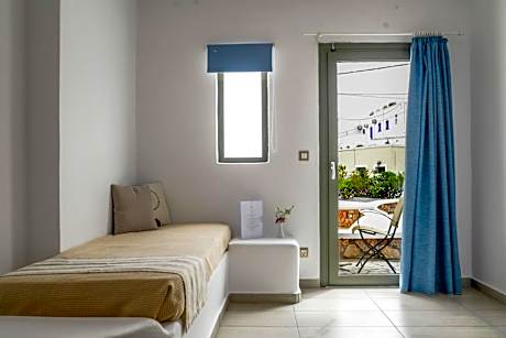 Triple Room with Pool View