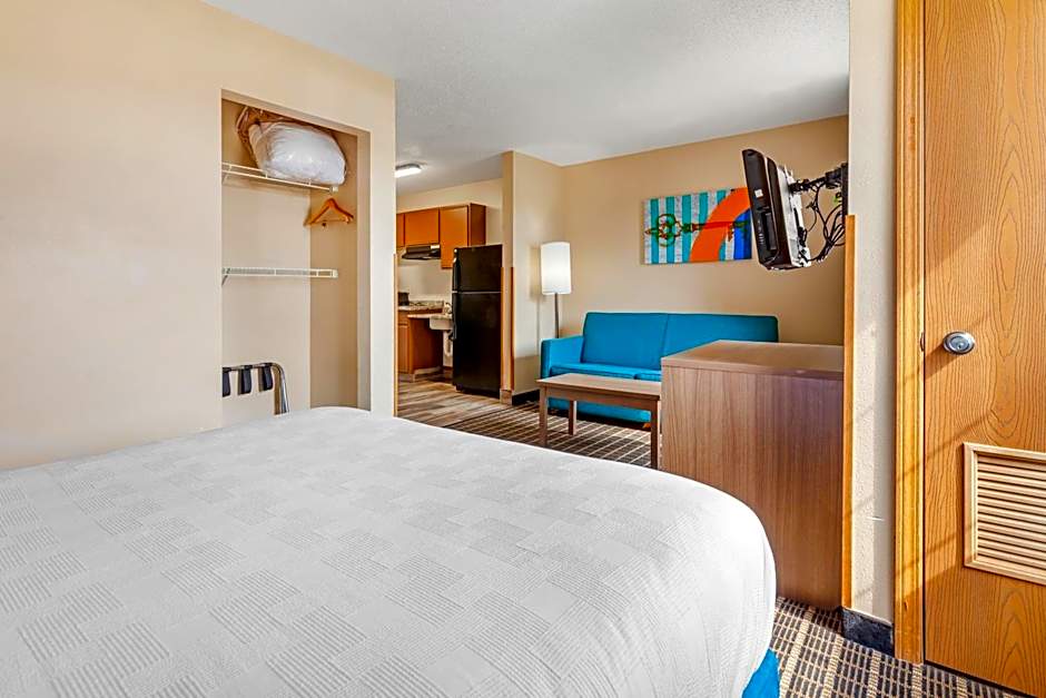 MainStay Suites Dubuque at Hwy 20