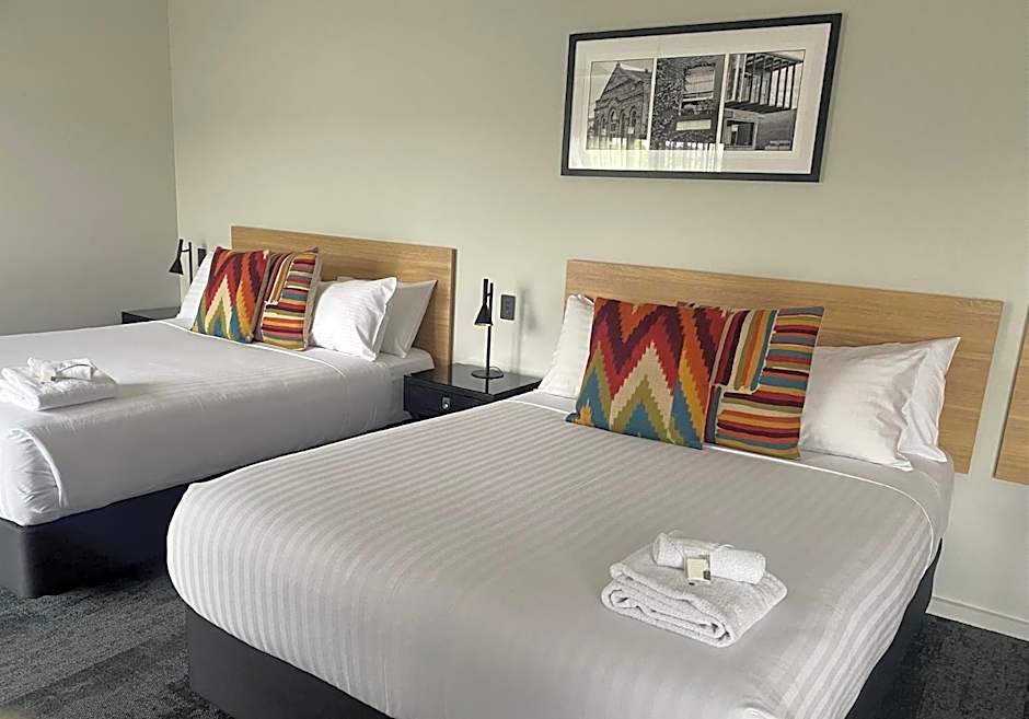 AVENUE MOTEL APARTMENTS