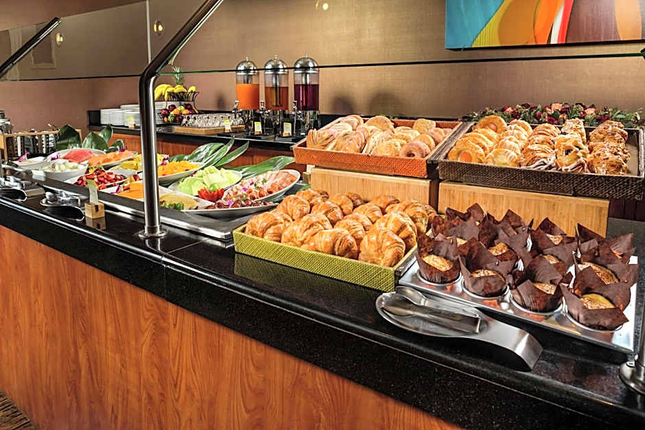 DoubleTree by Hilton Hotel Carson