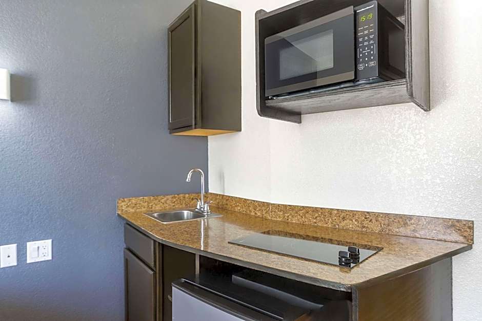 Motel 6-Laredo, TX - Airport