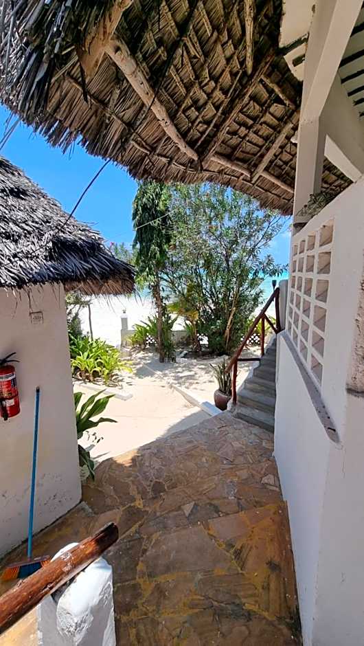 Red Monkey Beach Lodge