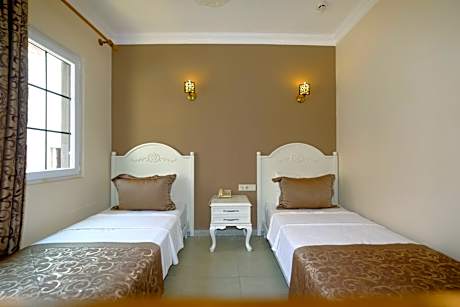 Double or Twin Room with Partial Sea View