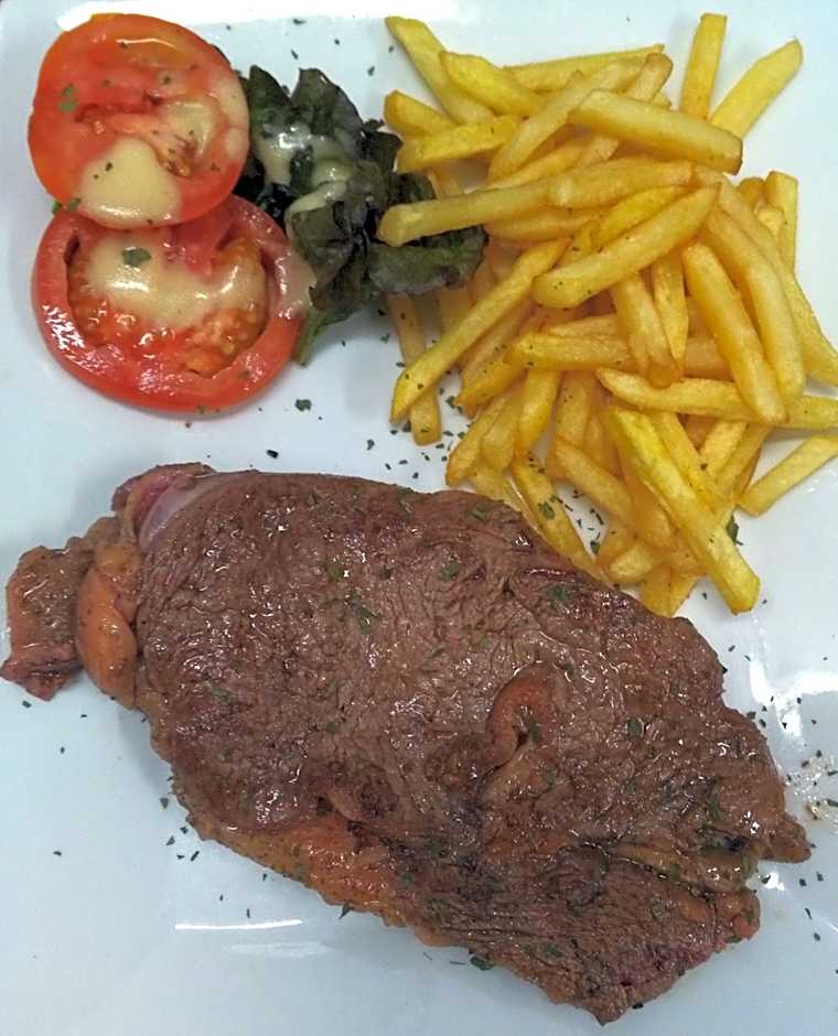 Hotel Martinez Grenay