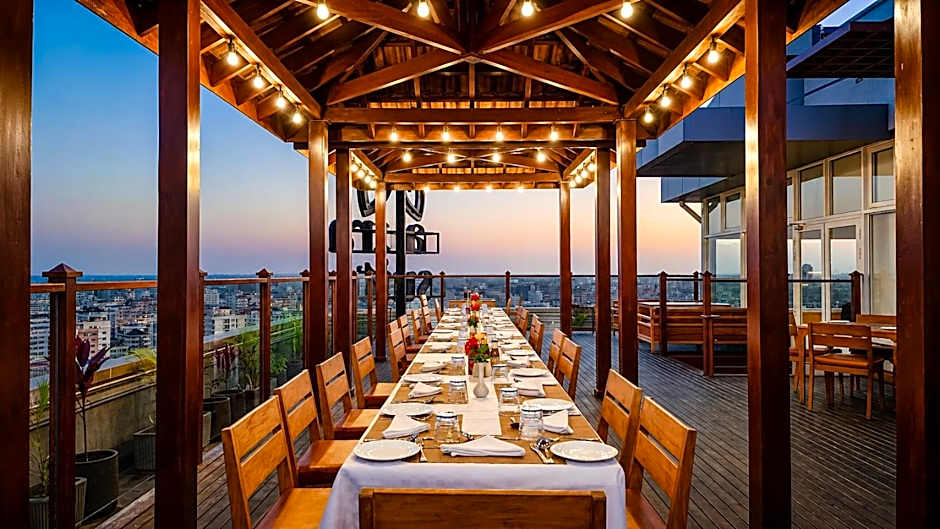 Aura Suites