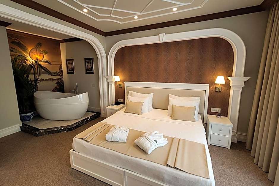 Mono Life Hotel