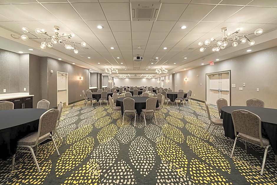 Holiday Inn & Suites Decatur-Forsyth By IHG