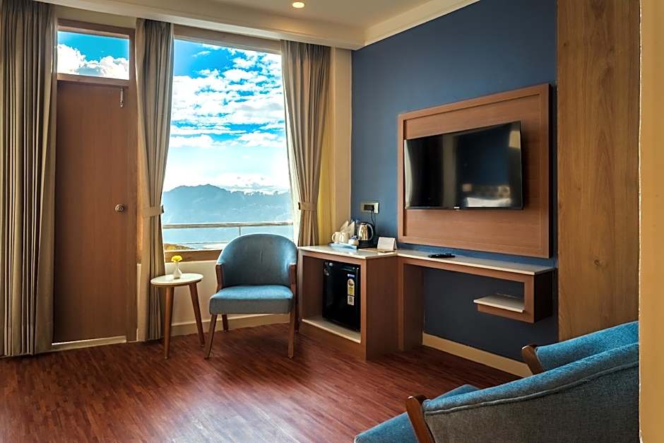 Tripli Hotels M & Resort