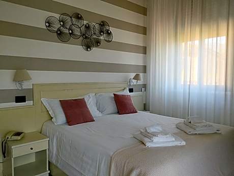 Double or Twin Room with Balcony and Lake View