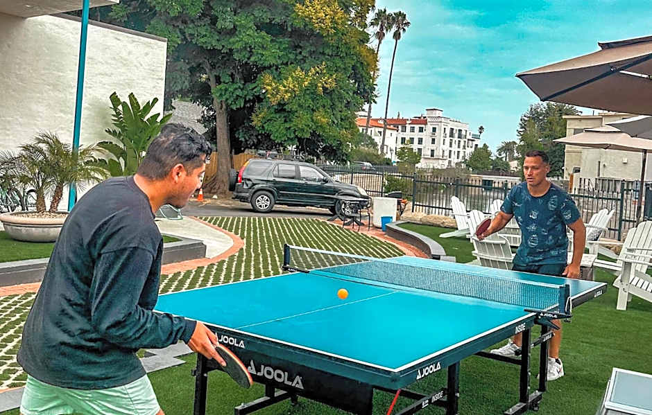 ITH Santa Barbara Beach Hostel