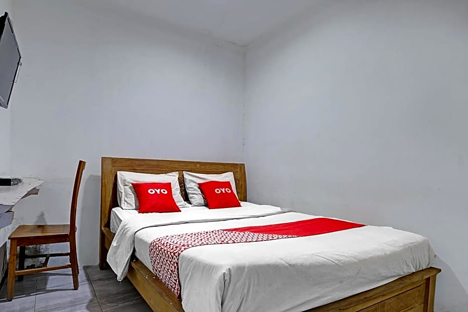 OYO Life 92877 Hotel Rainbow 7296