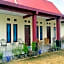 OYO 92464 Efniati Homestay Syariah