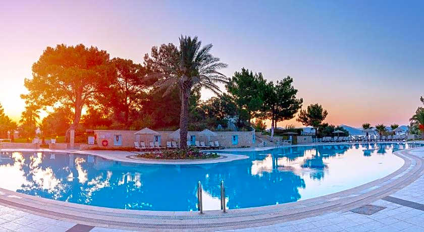 X Life Hotel Sarıgerme 15 - Adult Hotel