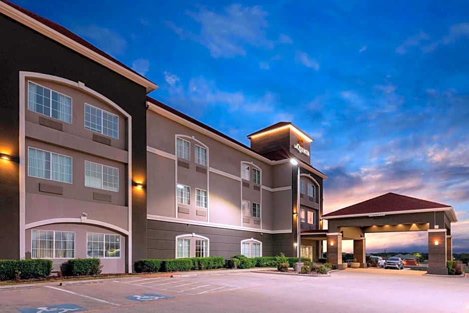 La Quinta Inn & Suites by Wyndham Bridgeport