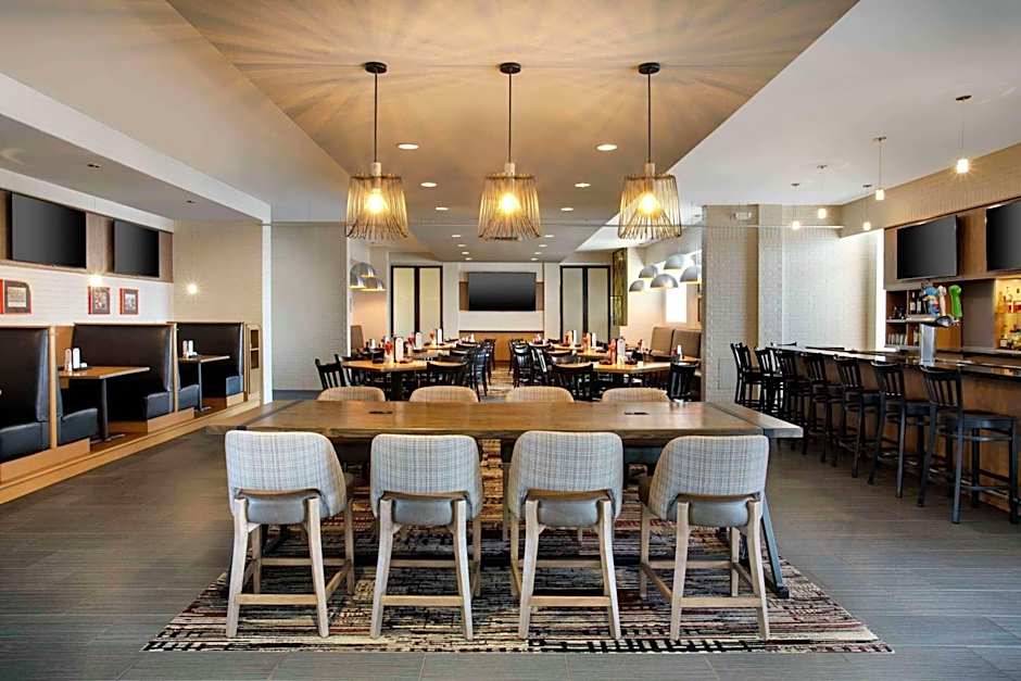 DoubleTree by Hilton Chicago Midway Airport, IL