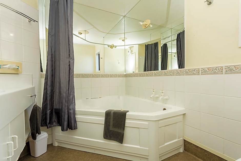 ASURE 755 Regal Court Motel