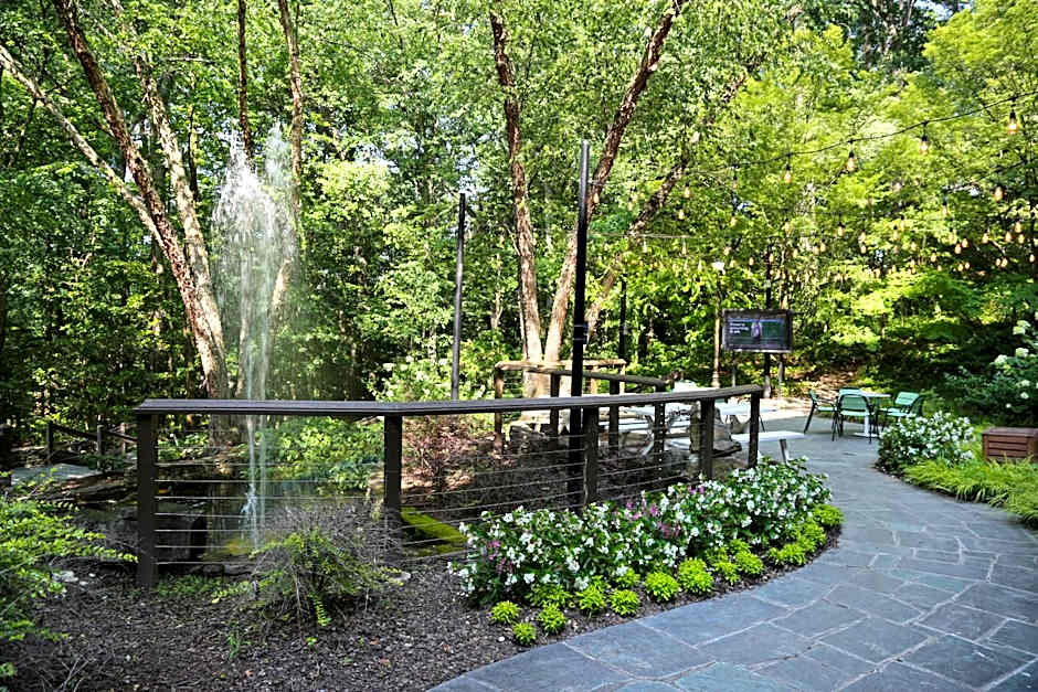 Crowne Plaza Atlanta Perimeter at Ravinia By IHG