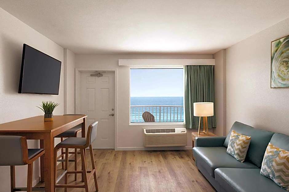 Radisson Beachfront Hotel - Panama City Beach