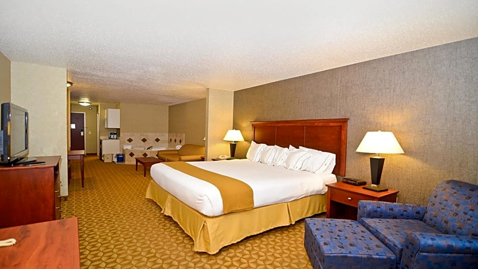 Holiday Inn Express Hotel & Suites Fort Atkinson