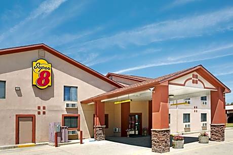 Super 8 by Wyndham Longmont/Del Camino