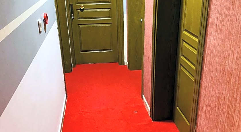 RENOVA OLD CiTY HOTEL