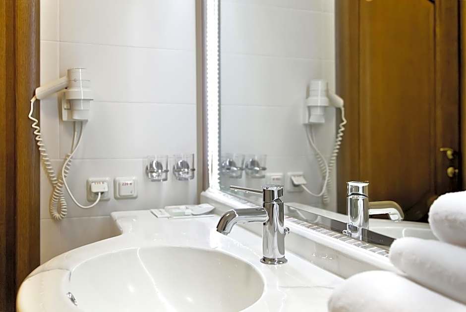 Frapolli Hotel on Deribasivska street