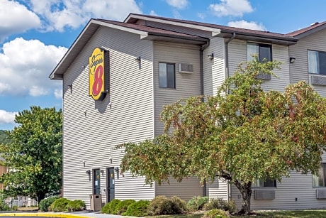 Super 8 by Wyndham New Stanton