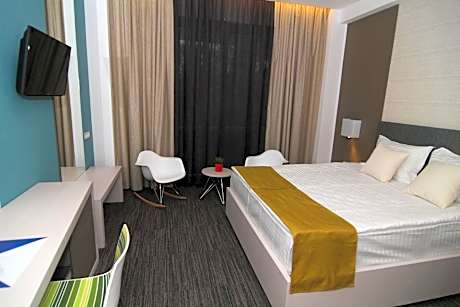 Economy Double Room with City View and Balcony