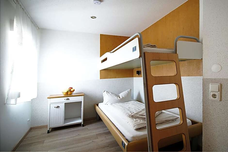 Foto 1 daripada 6 — Quadruple Room with Bathroom