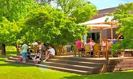 Buffalo Motel and Country Retreat