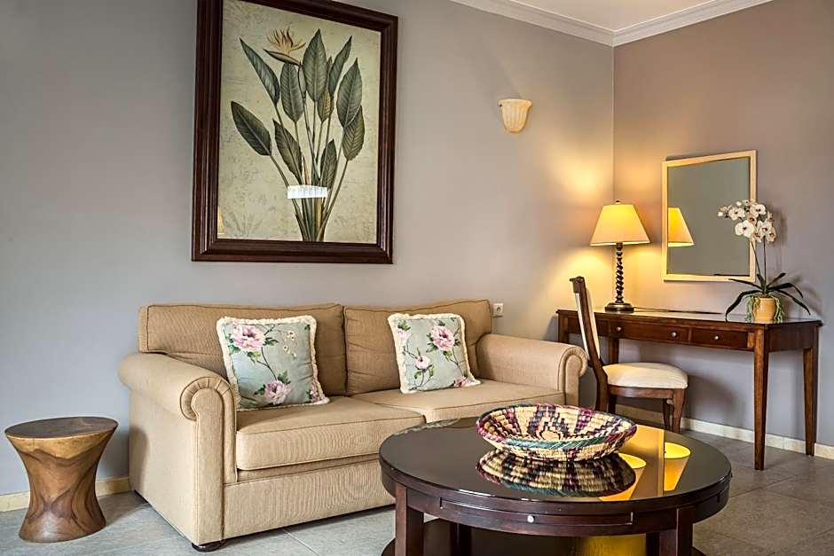 Balhambra Suites - Adults Only