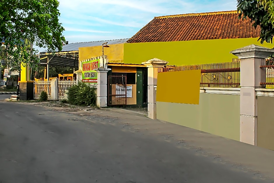 OYO Life 92593 Penginapan Sultan Haji 1