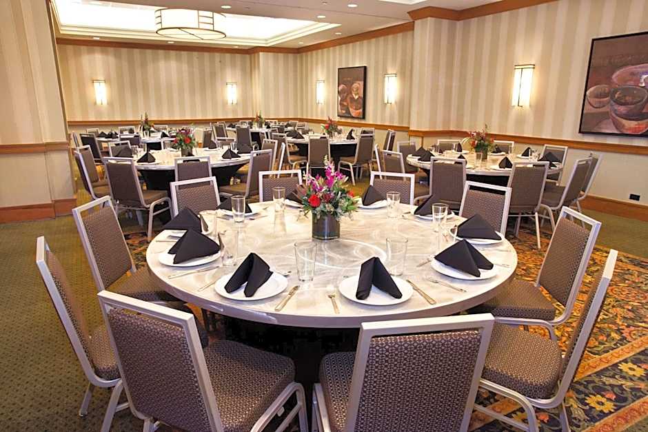 Hilton Suites Chicago Oak Brook