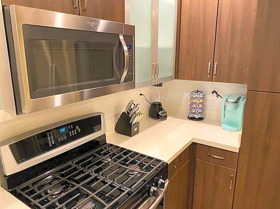 Lux One Bedroom Condo with Garden View