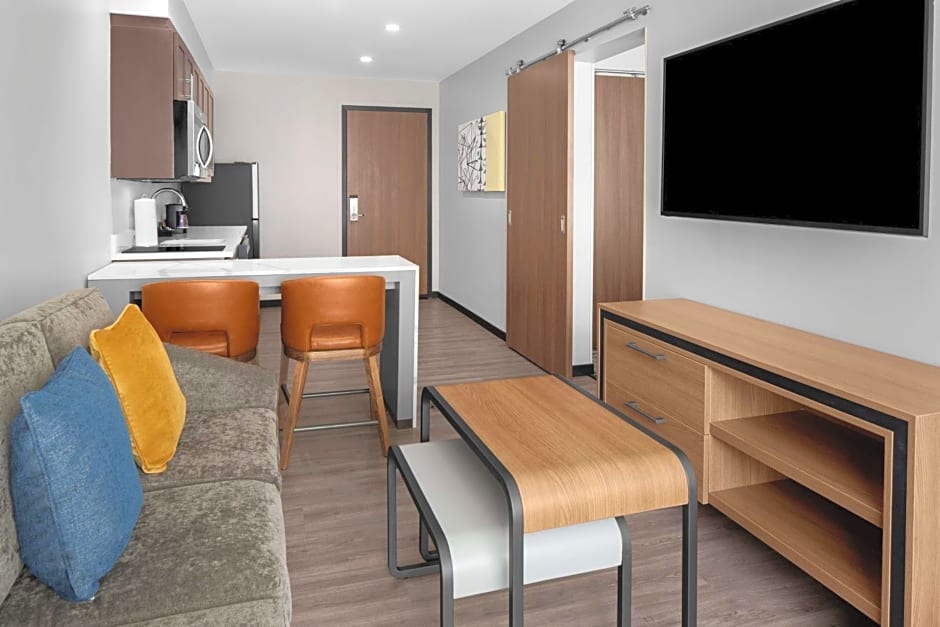 Homewood Suites by Hilton Charlotte Uptown First Ward