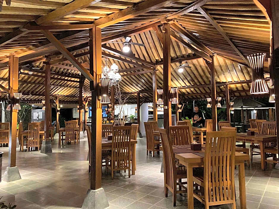 The Nalaya Hotel & Resto