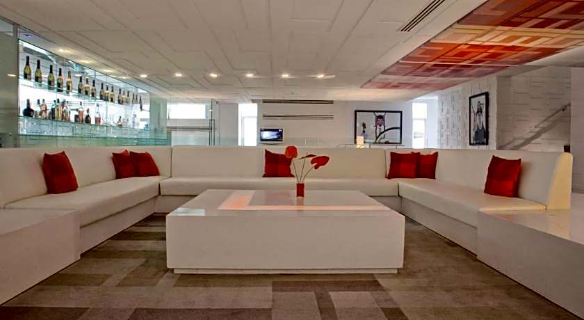 Le Fenix Sukhumvit (SHA Extra Plus)